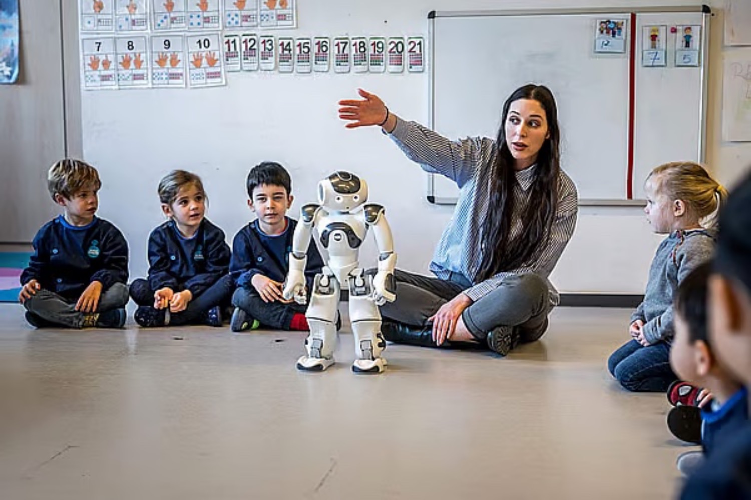 KI zieht in Klassenzimmer der VAE ein | Die Geissens Real Estate | Luxus Immobilien mit Carmen und Robert Geiss – Die Geissens in Dubai